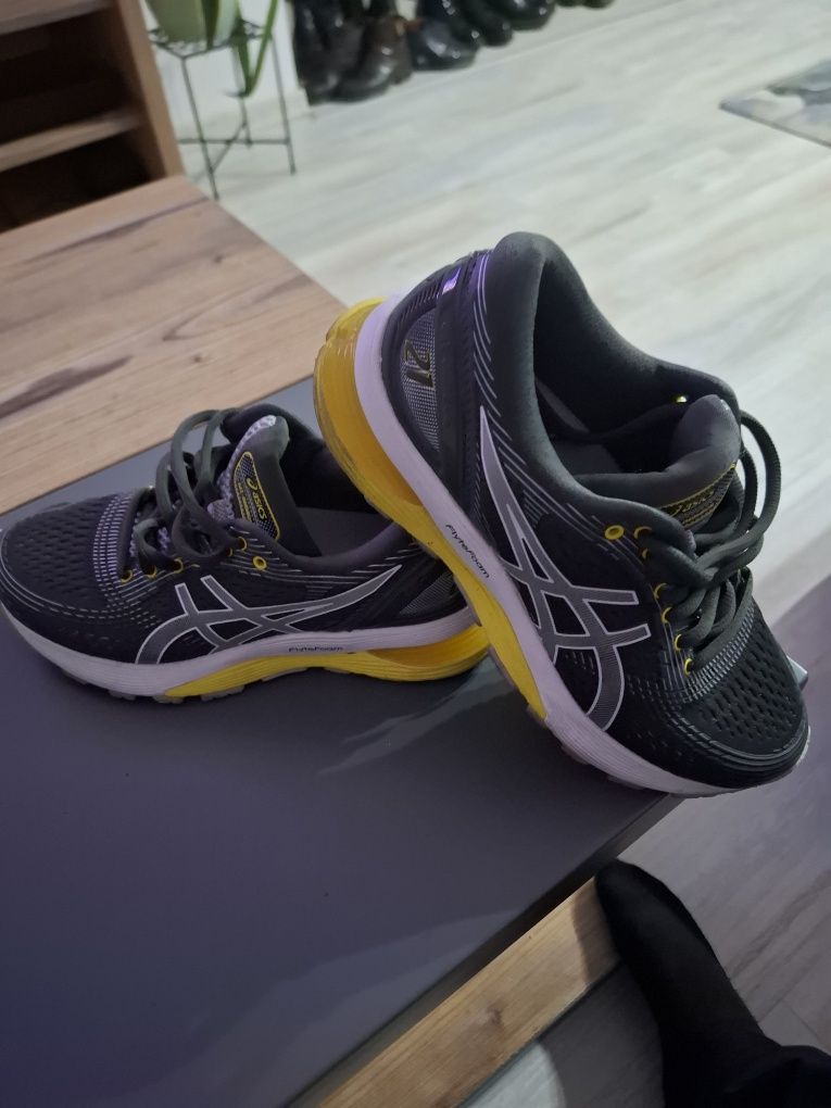 Pantofi sport si elegant