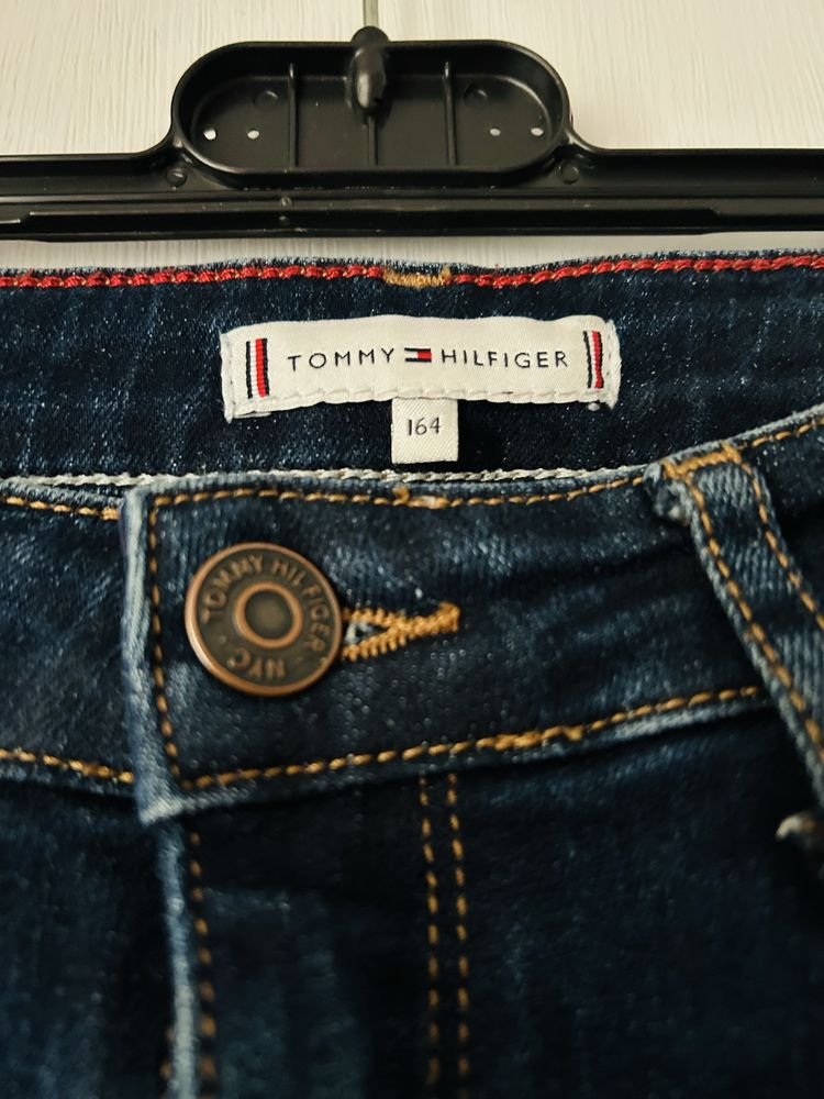 Tommy Hilfiger- дънки