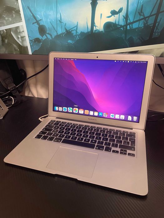 Apple MacBook AIr 13-inch 1.6GHz i5 8GB 128GB HDD 2015 лаптоп