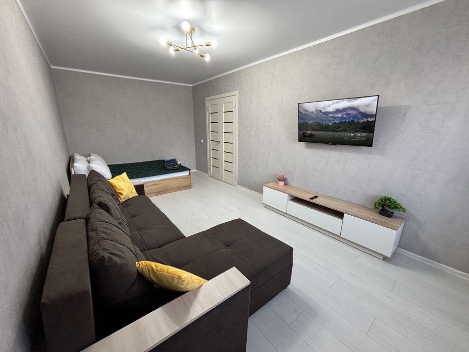 Сдам посуточно 1 комнатная,центр,новый ремонт,smart tv,Wi-fi