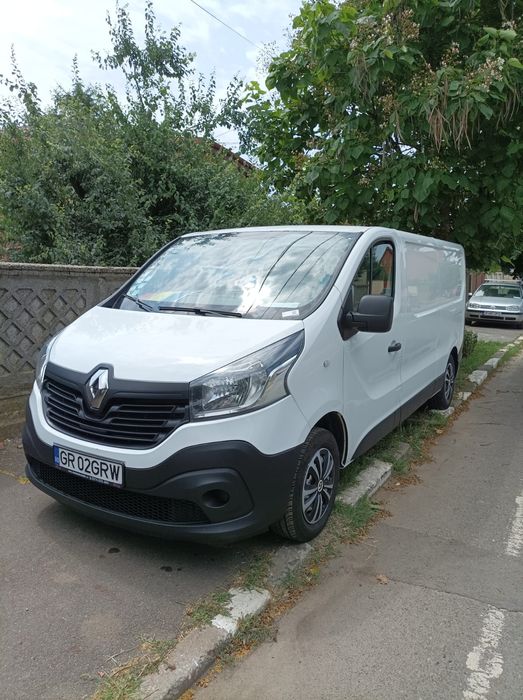 Inchiriez Dube Fara Sofer - Renault Trafic/Opel Vivaro  cu Licență