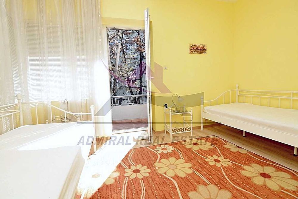 Страхотен Имот! Топ Локация! Тристаен- Център