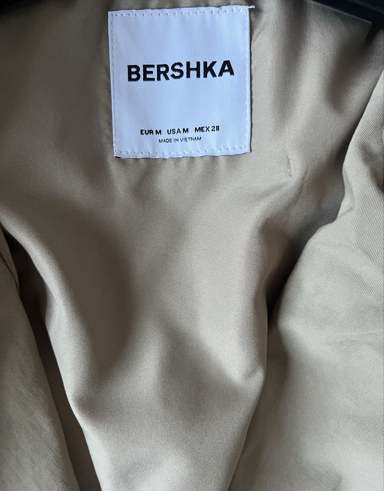 Налично дамско яке Bershka