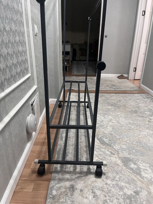 Продам напольную вешалку