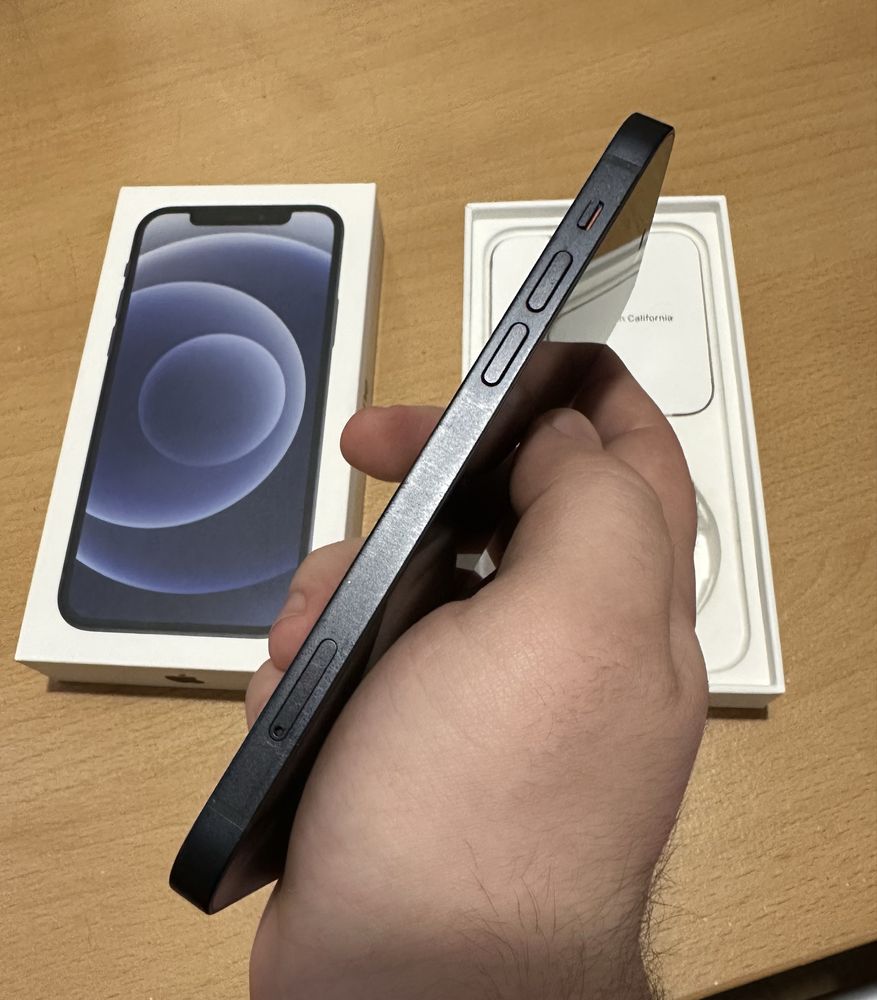 iPhone 12 - Black - 64 GB