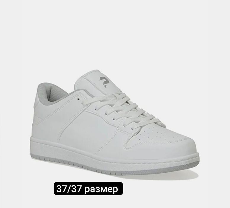 Продается кроссовки