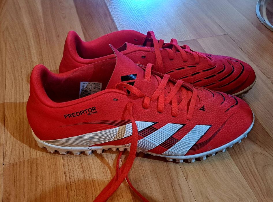 Vând ghete Fotbal Adidas Predator, mărimea 41.5, stare f bună!