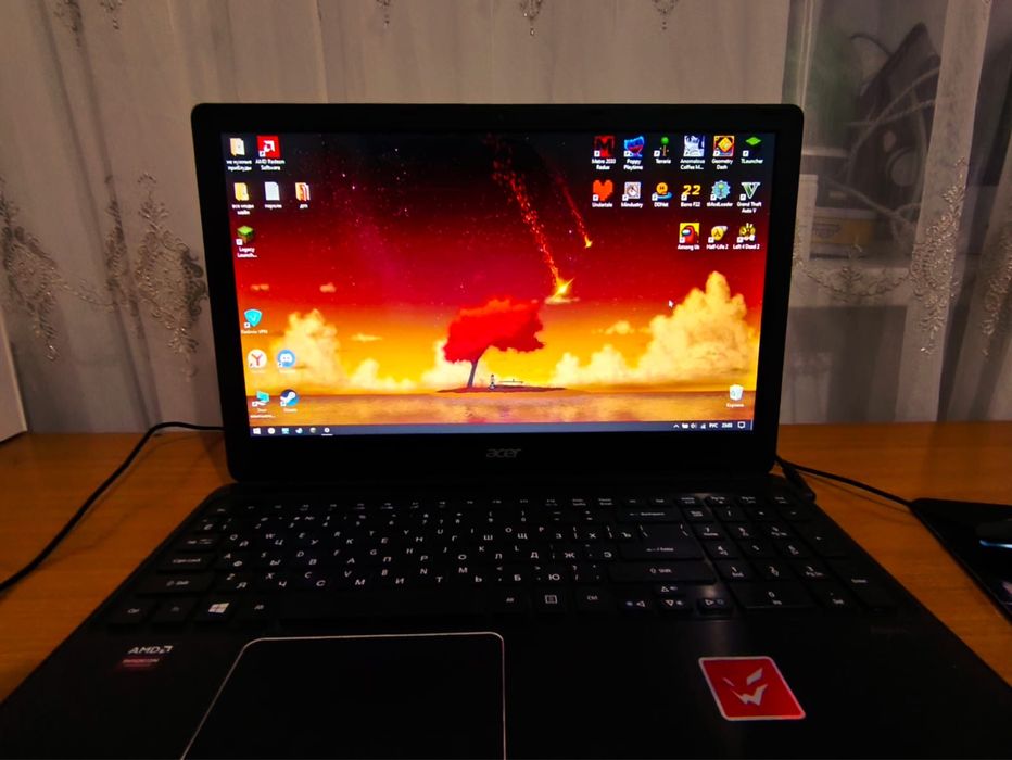 ноутбук Acer.