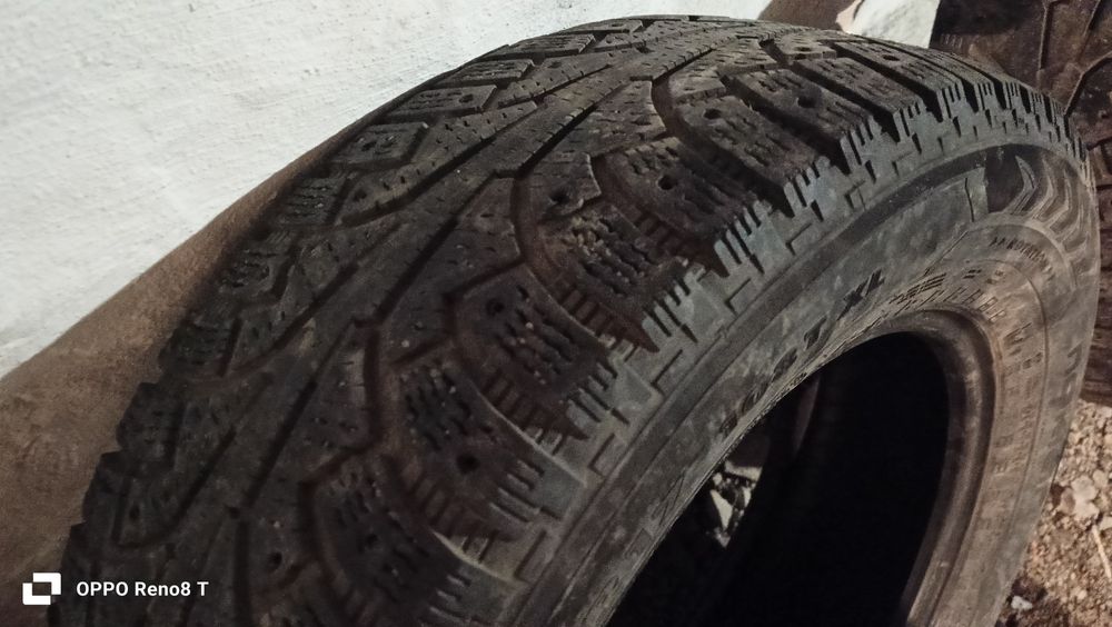 Продам зимние шины  нокиан