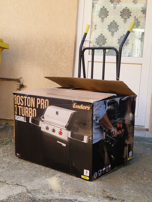Gril Gratar Enders Boston Pro 3 Turbo Gaz Grill nou nout la cutie