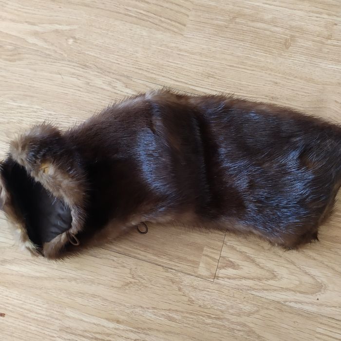 Guler și căciulă din blană naturală de nurcă