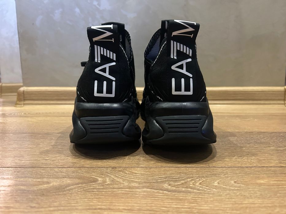 Мъжки обувки Emporio Armani.