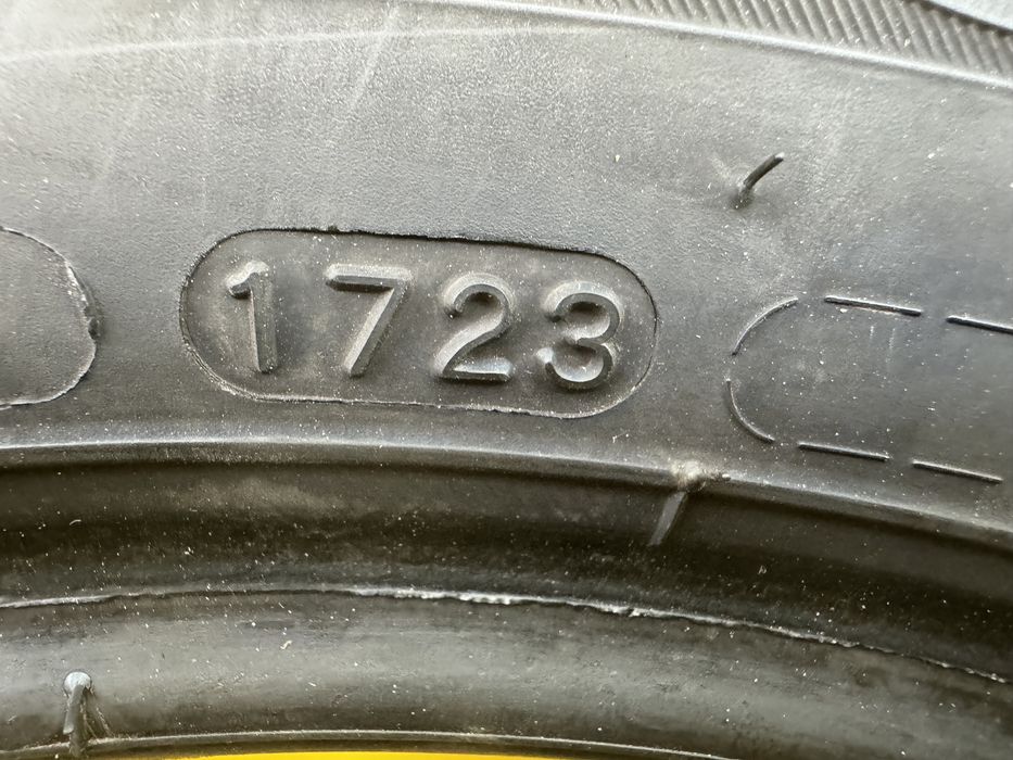 Автомобилни гуми 205 60 16C Maxxis