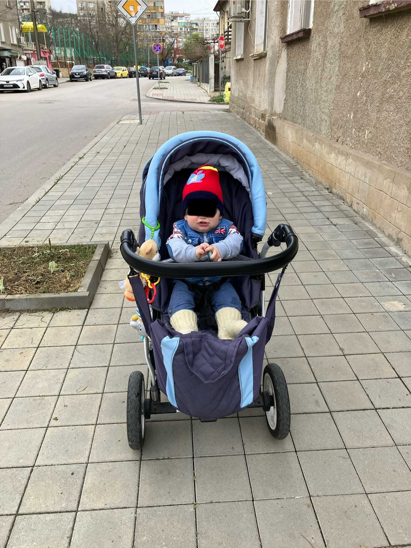 Синя зимна бебешка количка