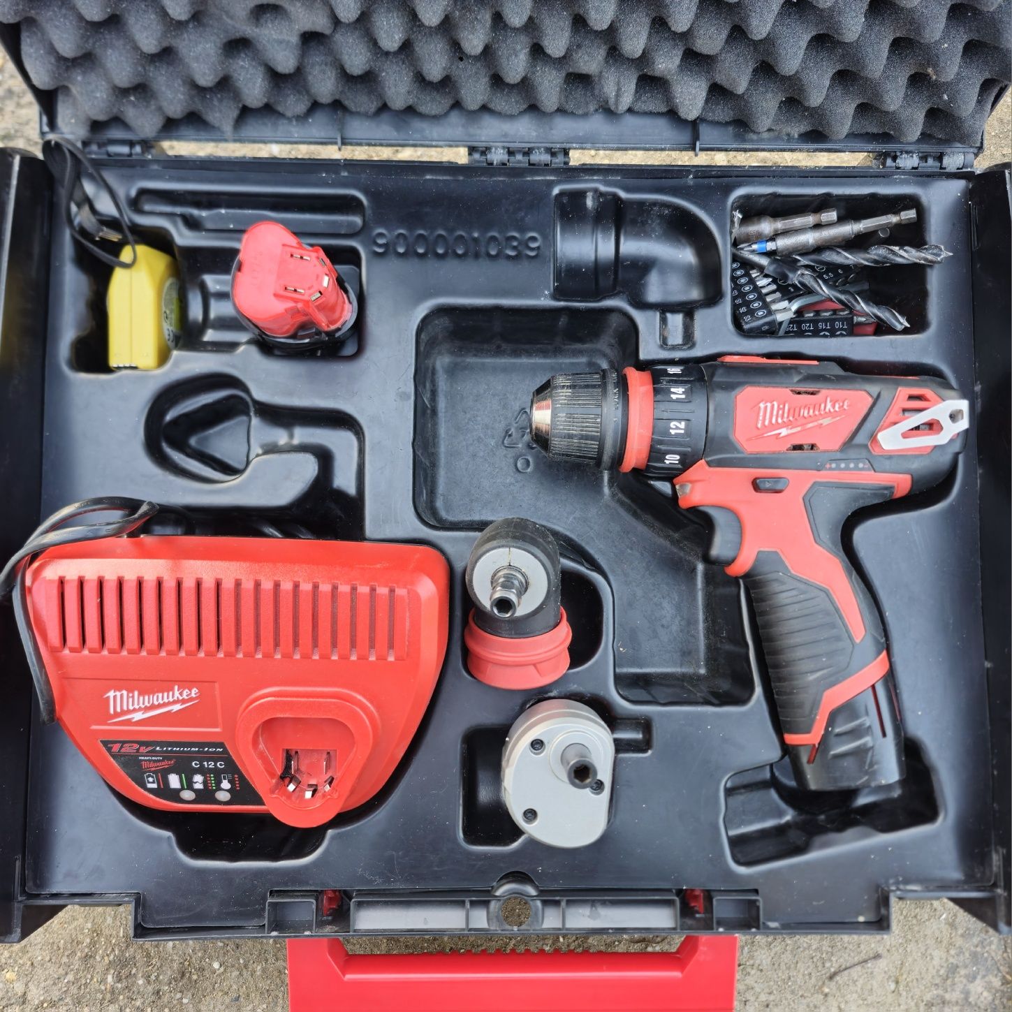 Filetanta Milwaukee M12 BDDX la cutie, 2 baterii, 3 capete