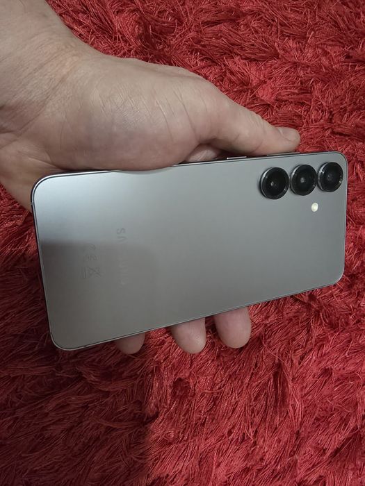 -Samsung S25, Bat:100%, 128Gb, 12Ram, Bat:100%-52 cicluri incarcare, G