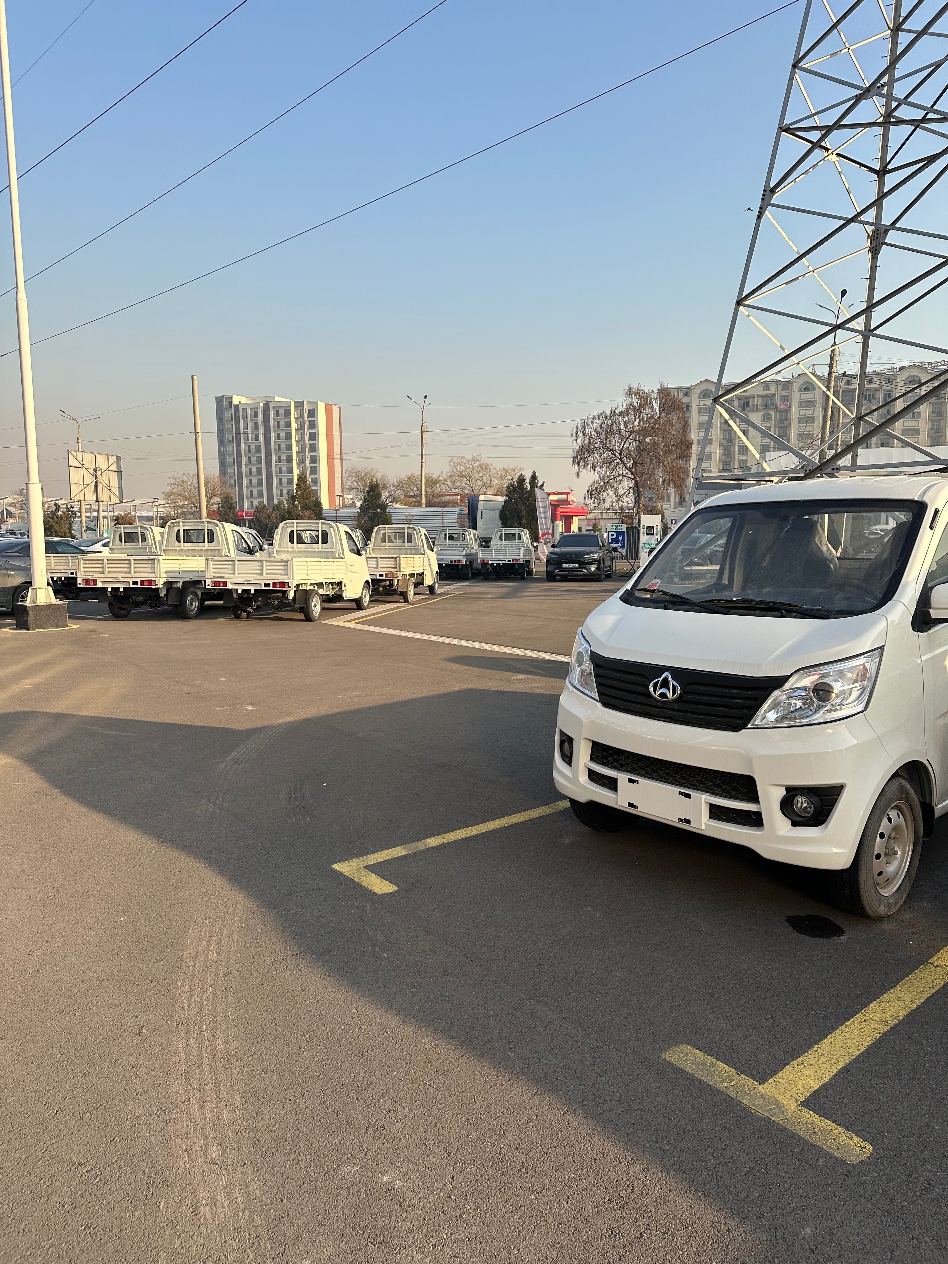 Продаю авто Changan t-30 
1.2 мотор (98-л.с) 
1.000 кг для погрузки