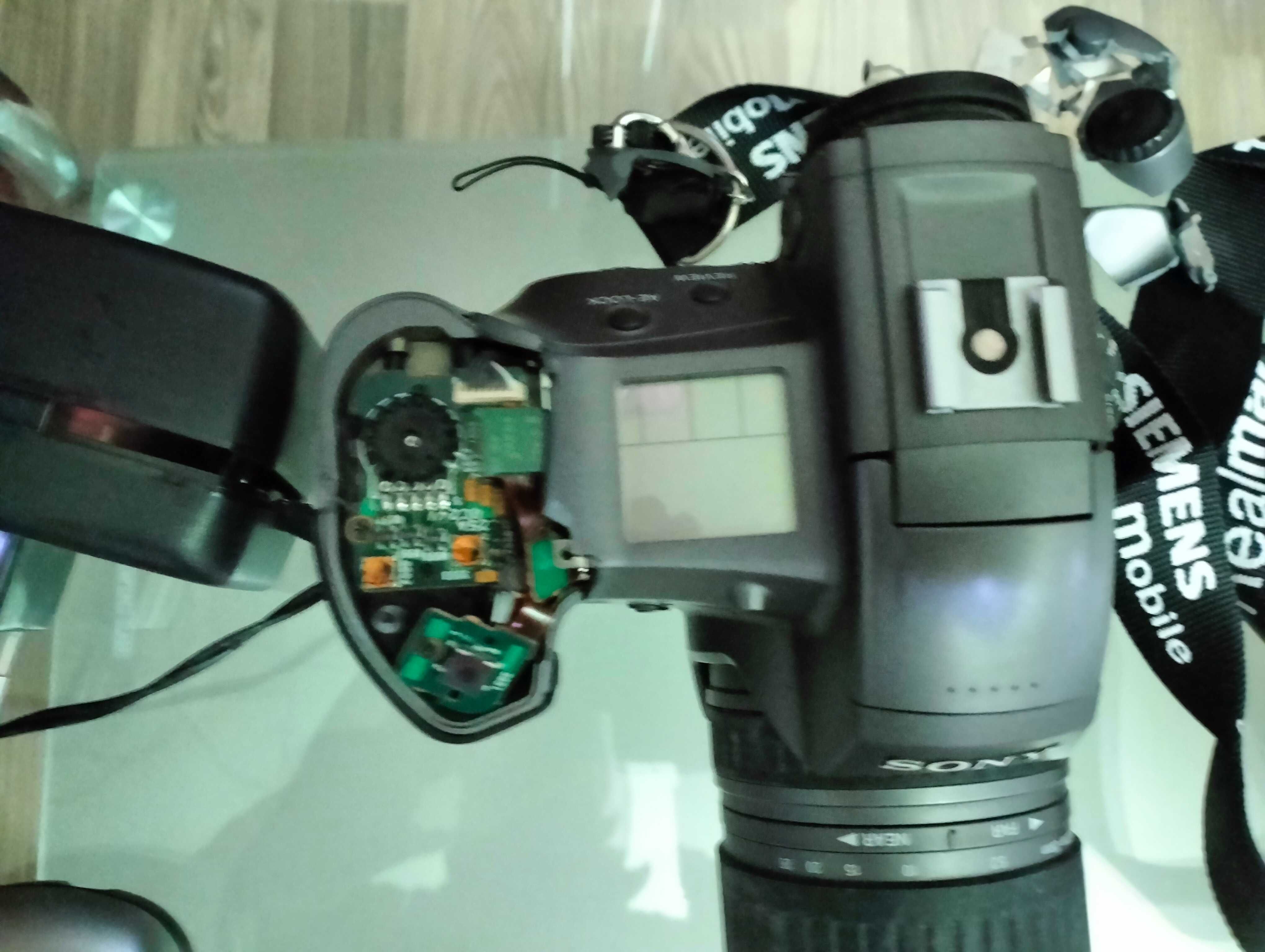 camera digitala Sony DSC - D770