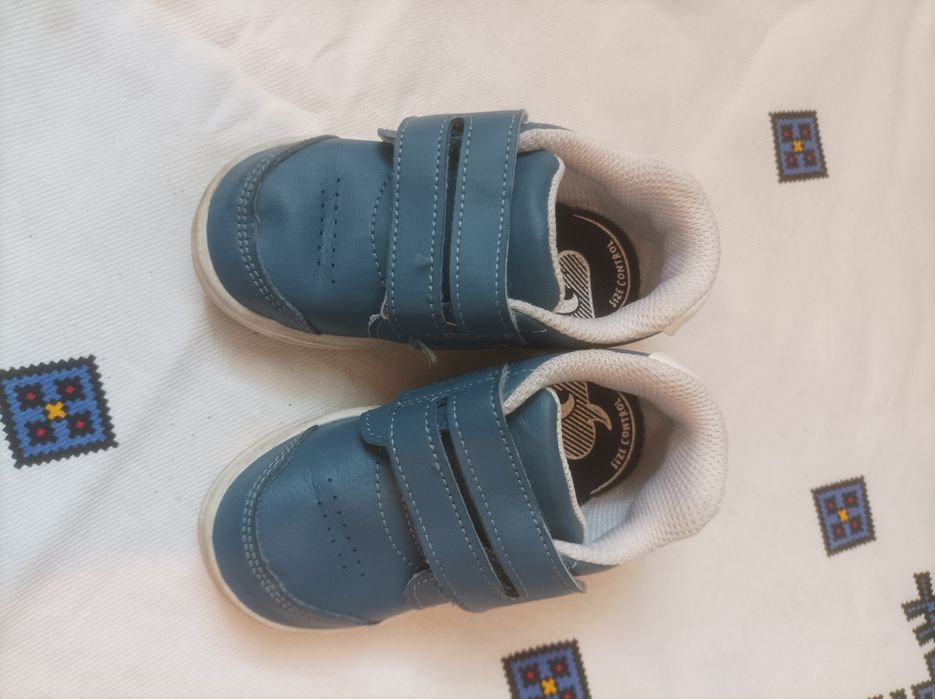 Vând încălțăminte pentru băieți,stare foarte buna mărimi între 20-22