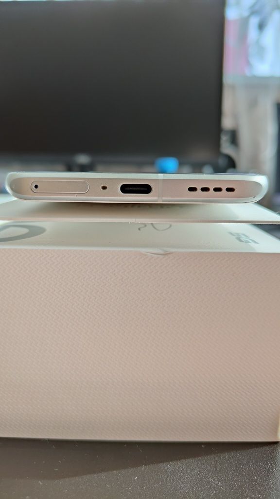 Продавам смартфон Realme GT2 Pro 256 GB