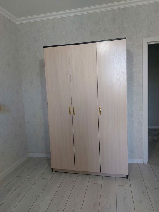 Продам шкаф h2 x 120 x 50 см