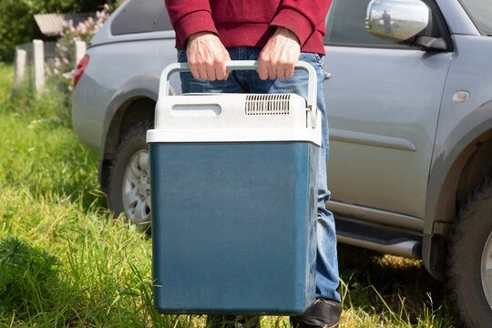 Автомобильный холодильник (автохолодильник)