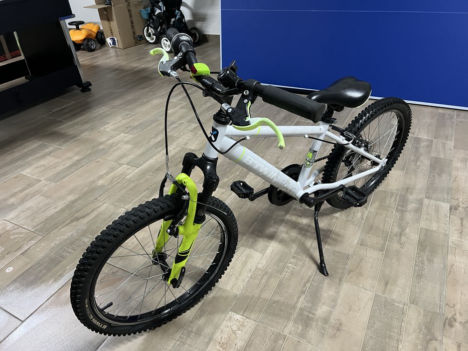 Vand bicicleta copii B.TWIN cu roti de 20” in stare foarte buna