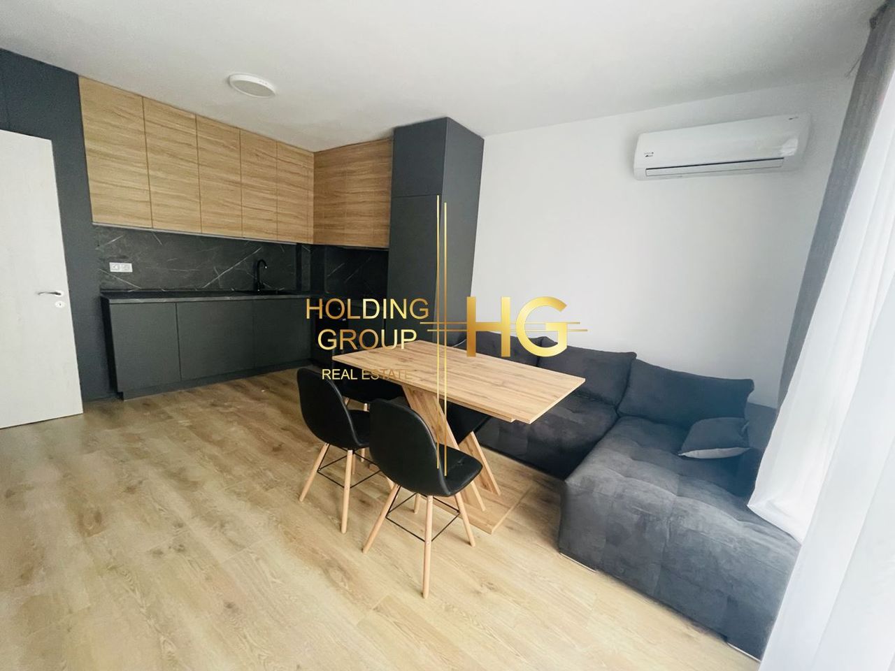 Продава се Двустаен апартамент в Варна, м-т Пчелина - 55 кв.м за 1592 €/кв.м - Снимка #4