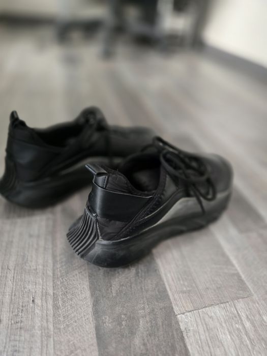 Дамски маратонки.