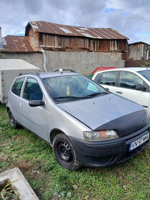 Vând sau dezmembrez fiat punto 1.2 8 valve