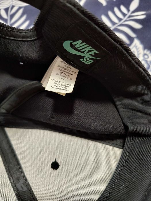 Шапки NIKE ,почти нови