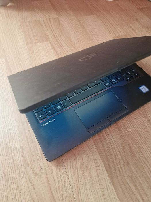 FUJITSU i5 gen 8 ssd512gb ram 16gb 14"fhd baterie 3 ore stare ca NOU