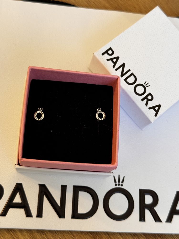 Пандора обеци Кралица Pandora