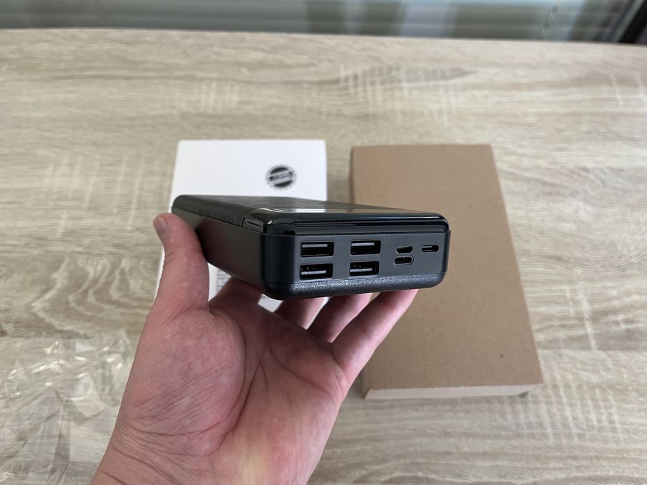 Baterie externa JONKUU, 30000mAh, 4USB/USB-C/Lightening