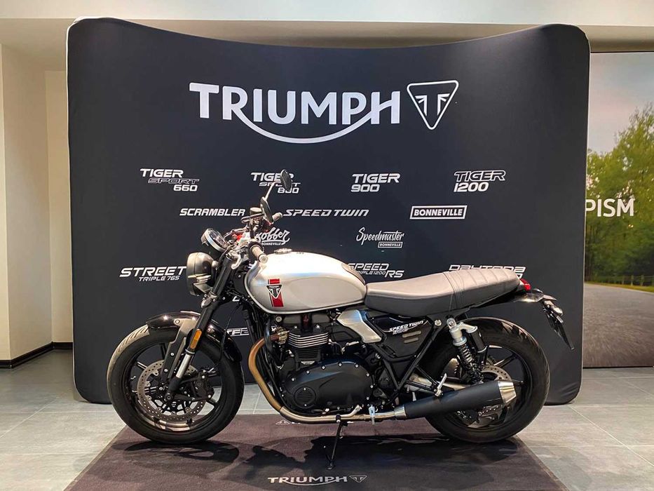 Motocicleta Triumph Speed Twin 900 2025 Second | Rate | Leasing