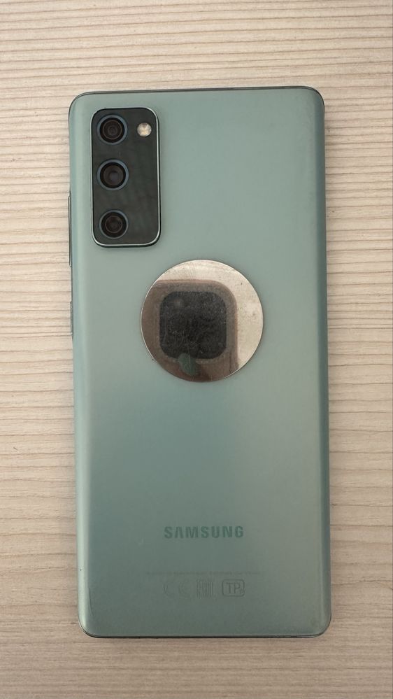 Телефон Samsung S20FE