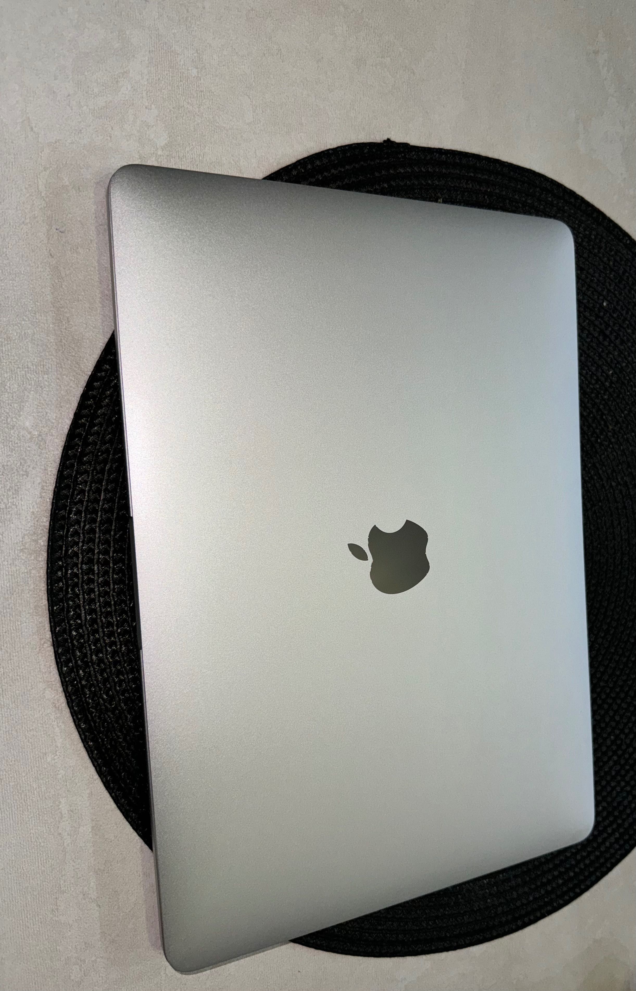 MacBook Pro 13 2019 somona!