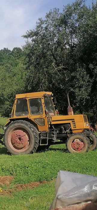 Vând tractor 4x4
