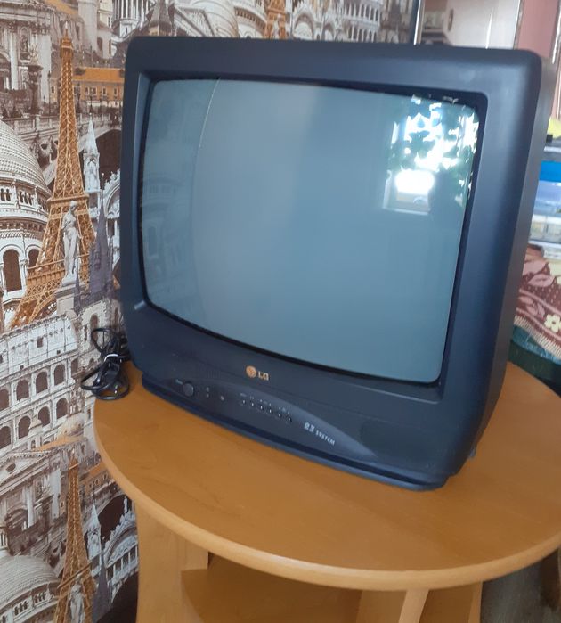 Продаю телевизор LG