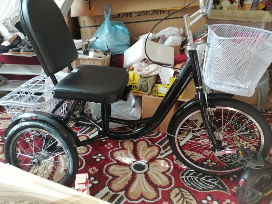 Vând tricicleta nou nouță cu pedale pentru adulți !