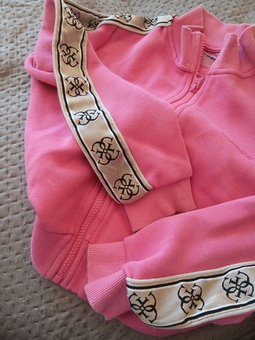 Сиутшърт без качулка Guess