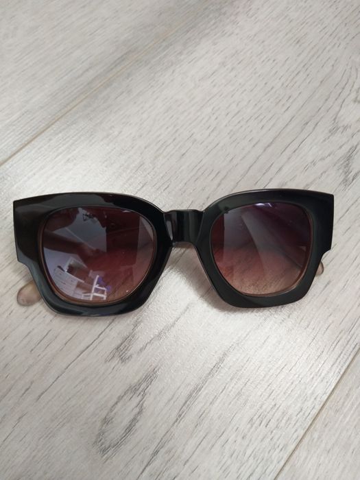 Очки солнцезащитные