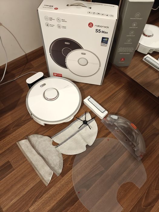 Roborock S5 Max – отлично състояние + нови консумативи
