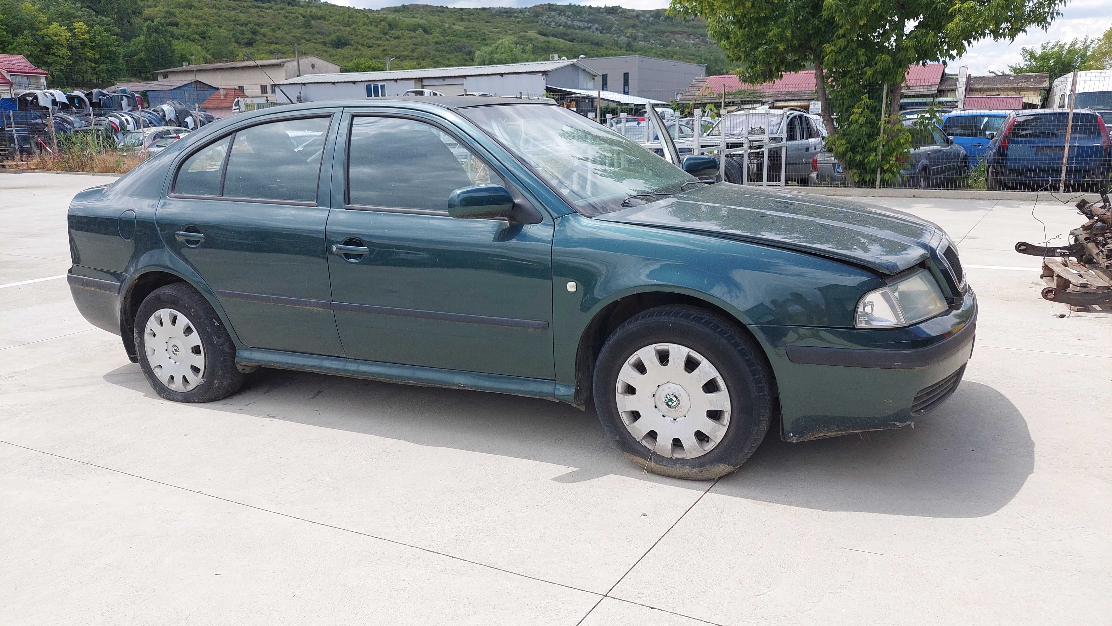 Skoda Octavia Tour 1 2005 1.6 piese lichidare stoc interior  exterior