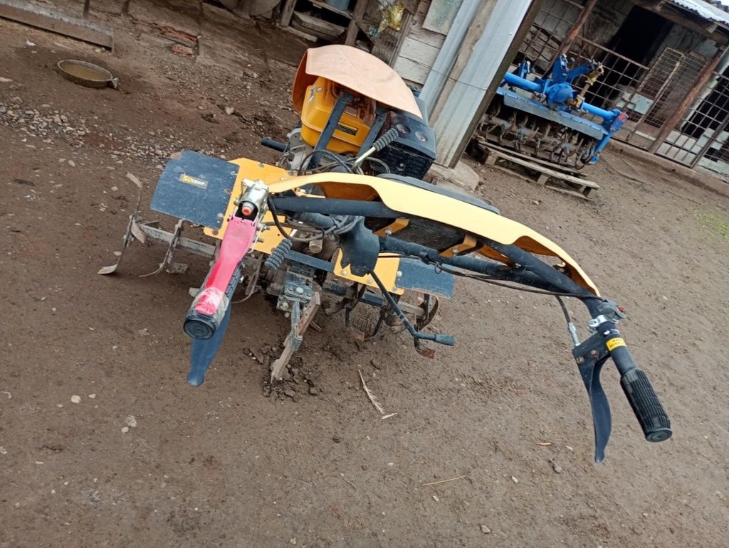 Vând motocultor!!!
