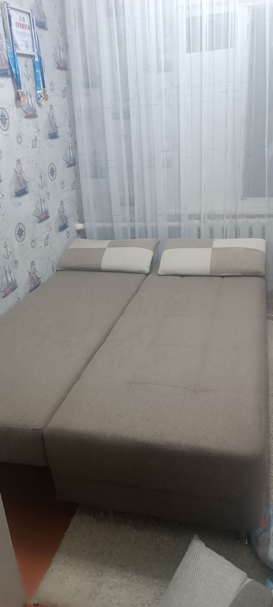 Продам диван почти новый