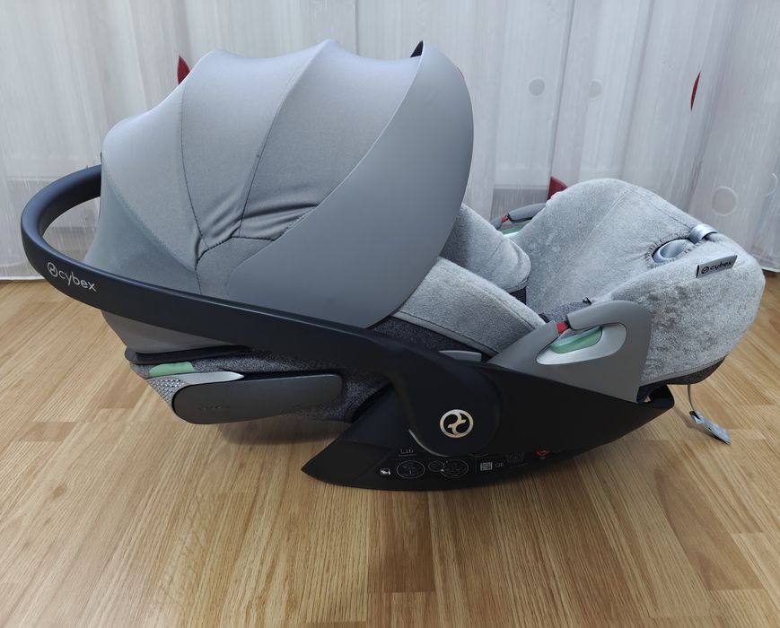 Scoica  Cybex  Cloud T Plus i-Size