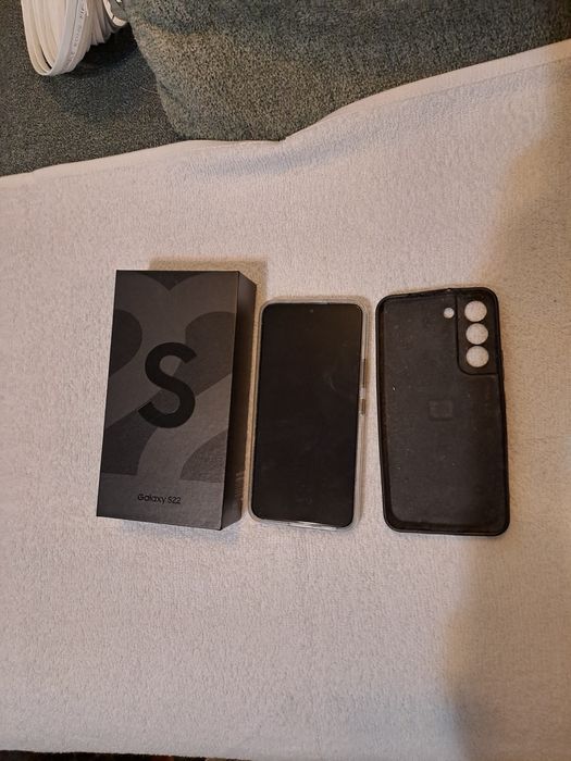 Vând Samsung S22 FullBox + 2 Huse