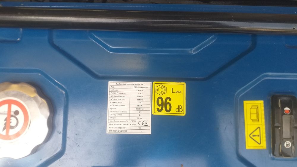 Vand 2 generatoare curent pe benzina