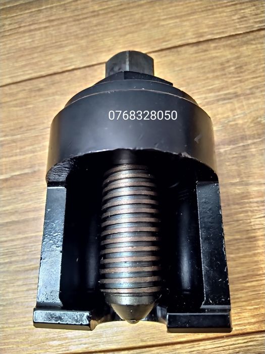 Extractor rotule, pivoti pentru camioane, furgonete, jeepuri etc